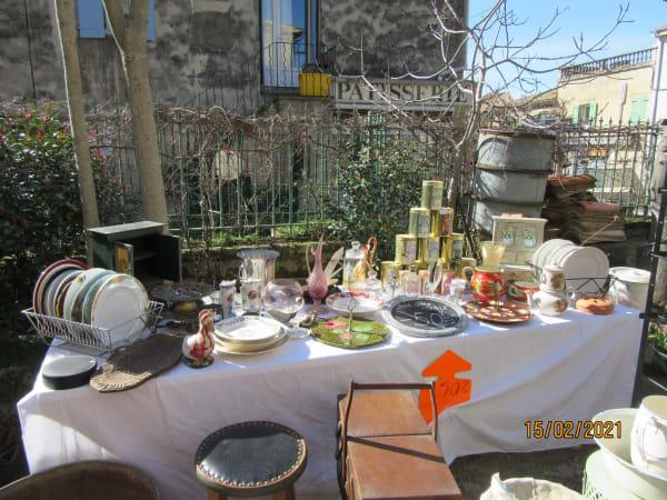 Boutique brocante de Lauris dans le Vaucluse — intérieur 1