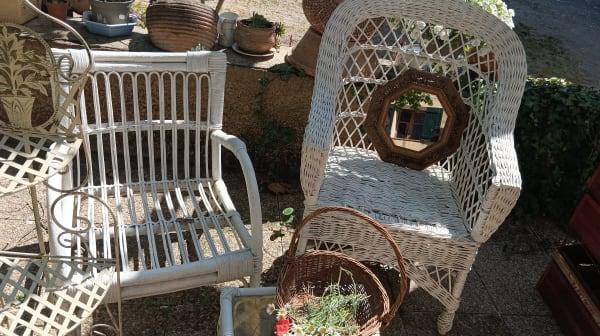 Meubles anciens de brocante — buffets, commodes et armoires